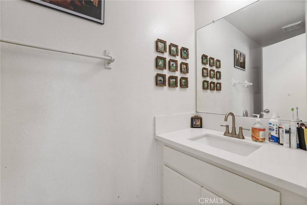 Hawaiian Gardens, CA 90716,21814 Belshire AVE #2