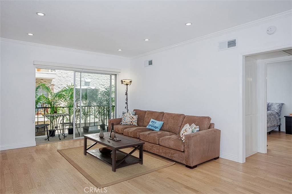 Los Angeles, CA 90035,1115 S Elm DR #510