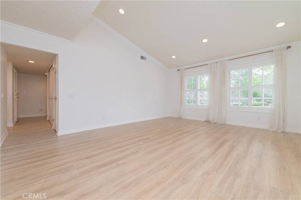Irvine, CA 92614,61 Greenfield #68