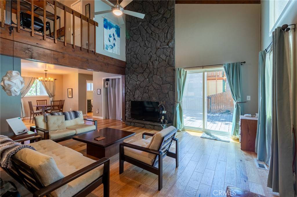 Running Springs, CA 92382,31045 Valley Oak DR