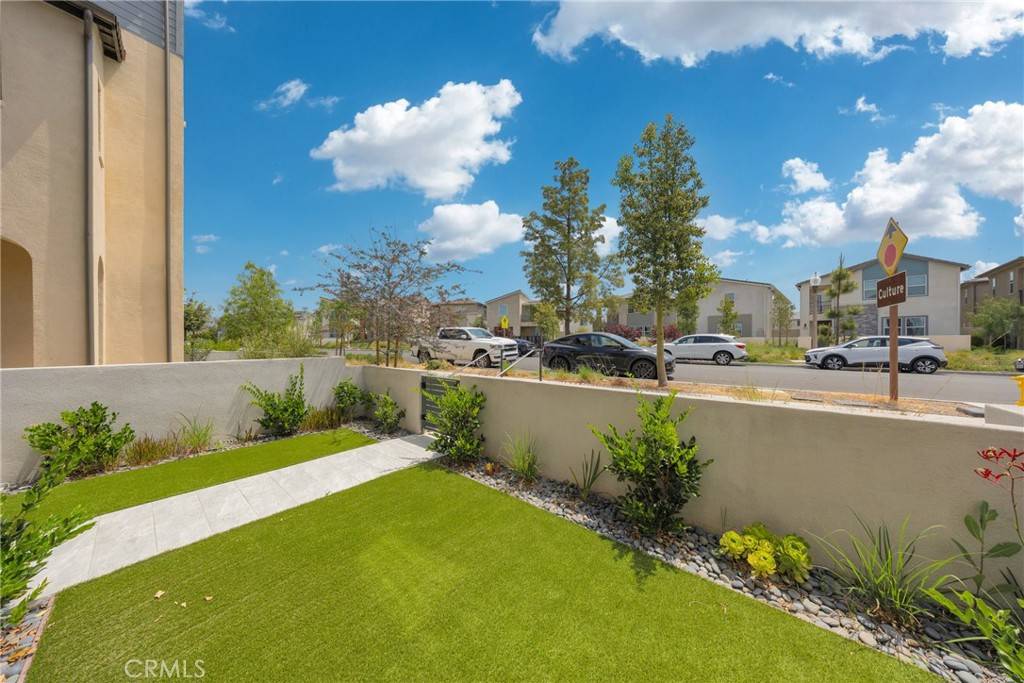Irvine, CA 92618,119 Zawn