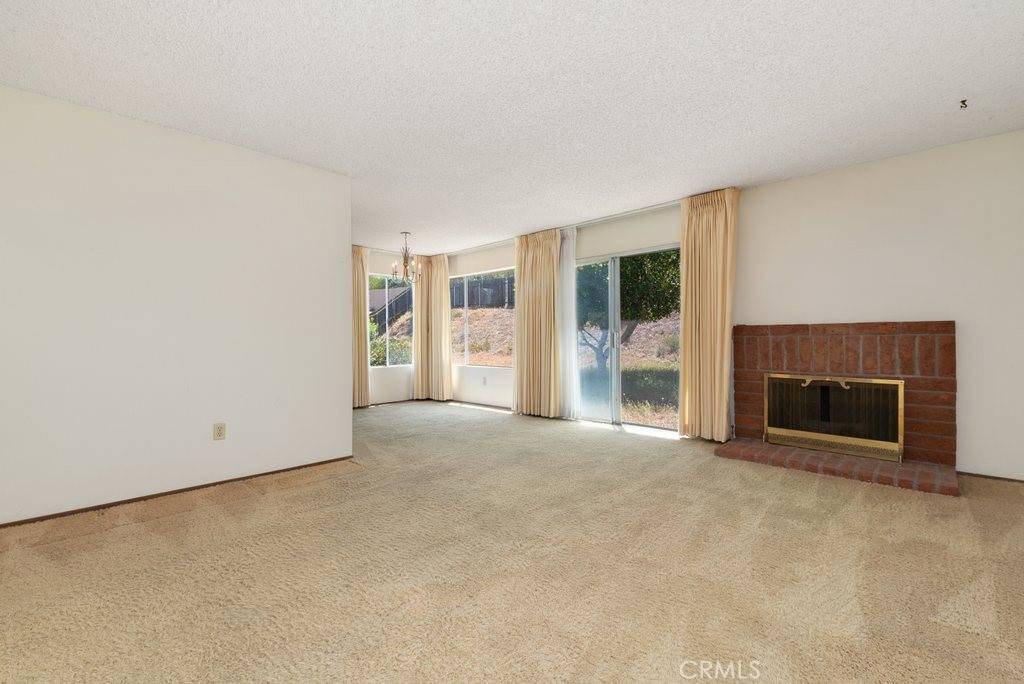 San Diego, CA 92111,2740 Whitney ST