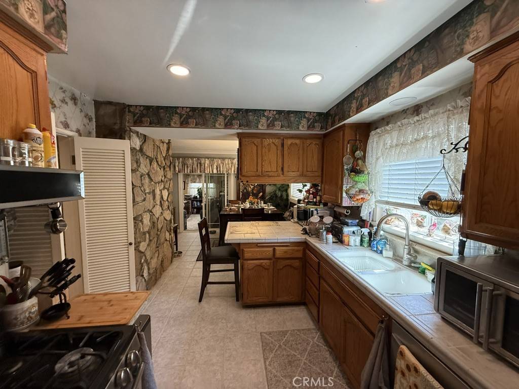 Huntington Beach, CA 92647,6142 Kimberly DR