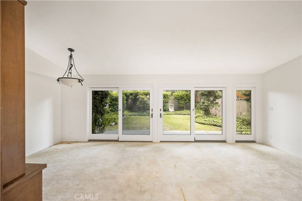 Long Beach, CA 90803,390 Peralta AVE