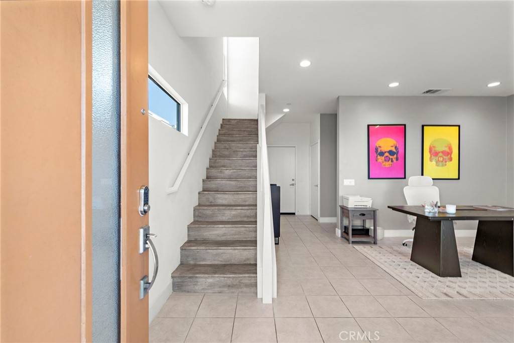 Costa Mesa, CA 92627,645 W 17th ST
