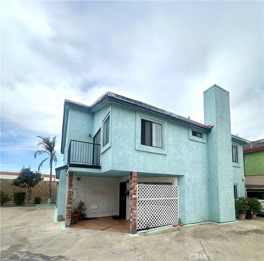 Hawthorne, CA 90250,3748 W 118th ST