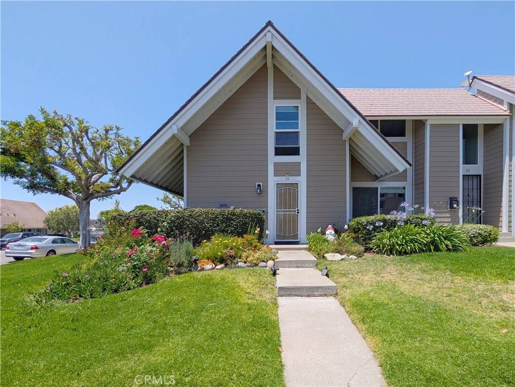 11 Oval RD #1, Irvine, CA 92604