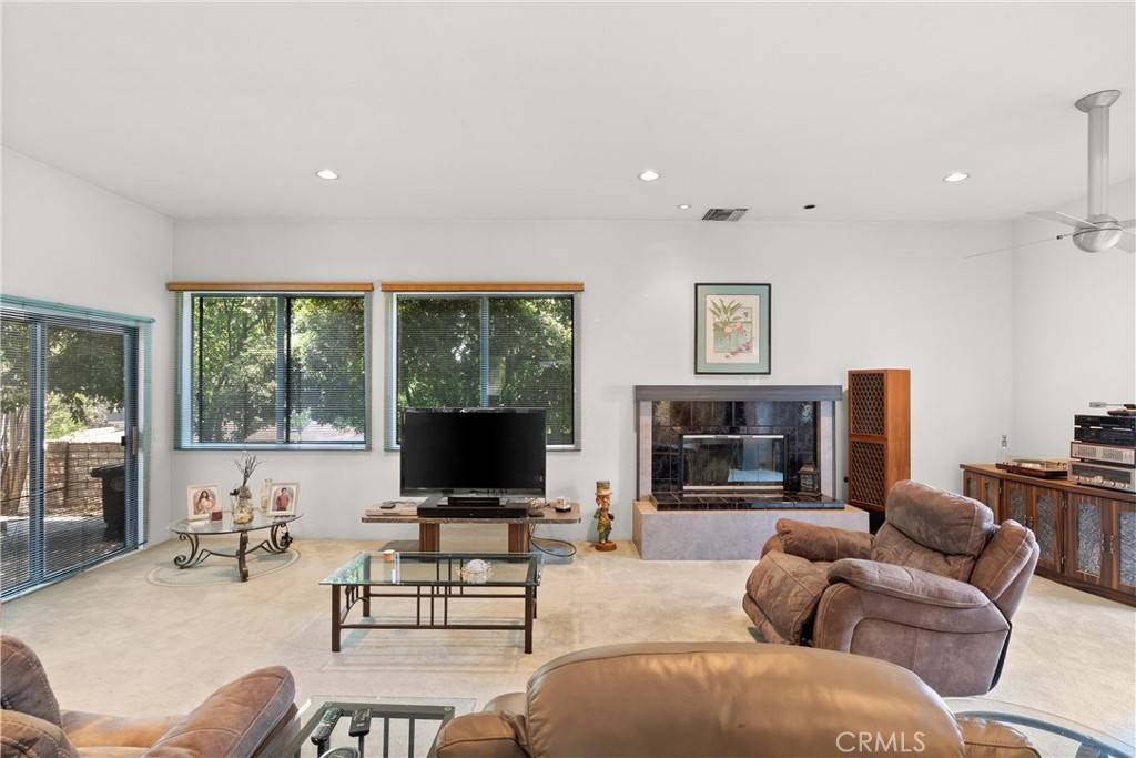 La Crescenta, CA 91214,3654 4th AVE