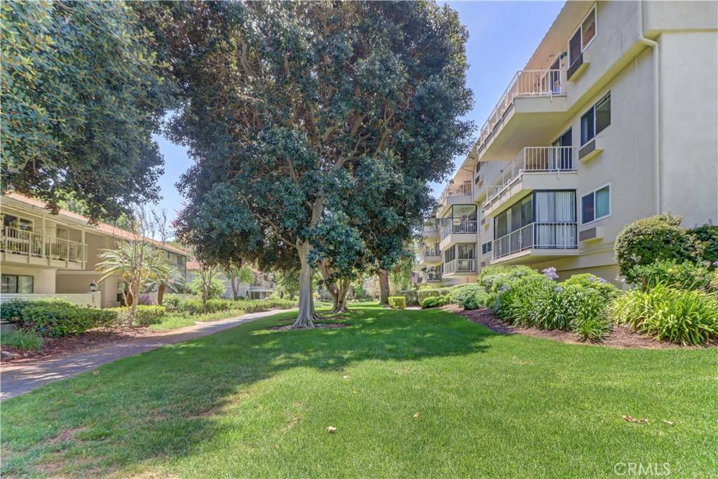 2384 Via Mariposa W #2C, Laguna Woods, CA 92637