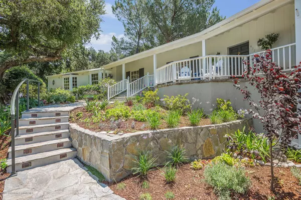 La Canada Flintridge, CA 91011,932 Inverness DR