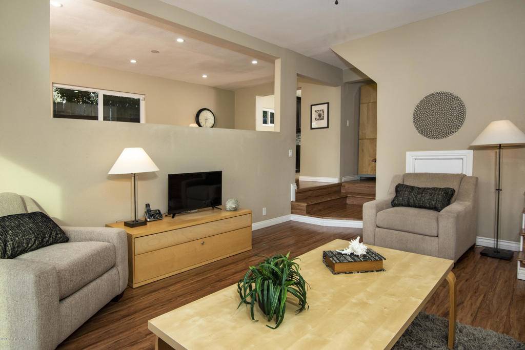 Altadena, CA 91001,3295 N Raymond AVE