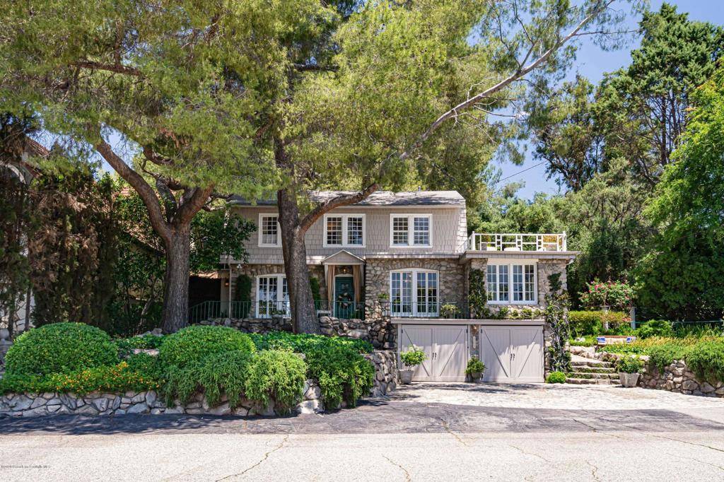 2427 Los Amigos ST, La Crescenta, CA 91214