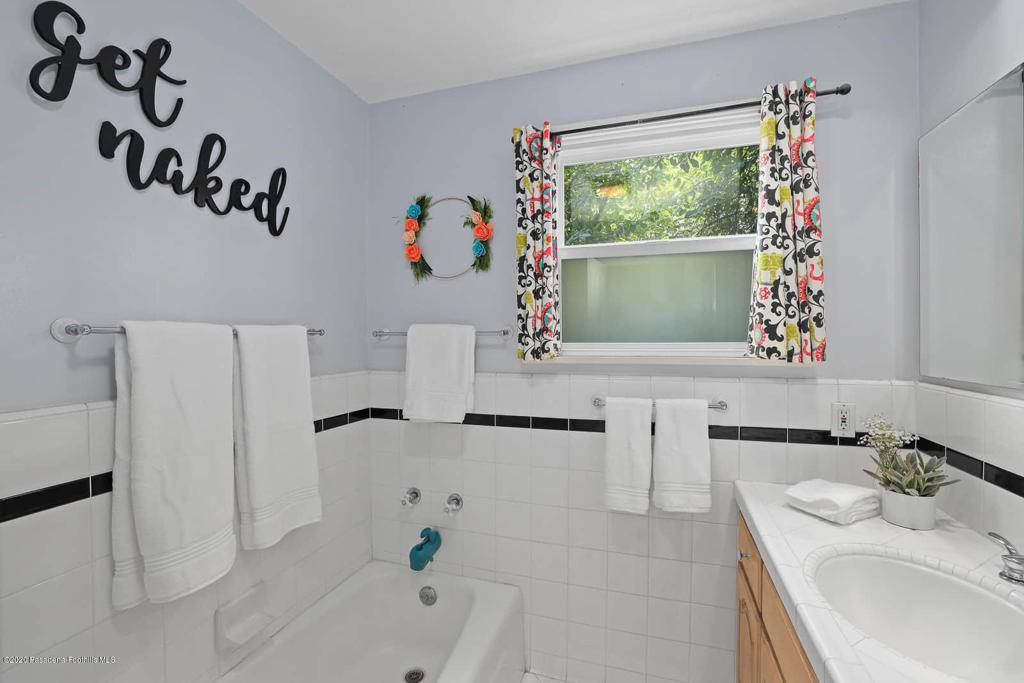 Glendale, CA 91208,1100 Eilinita AVE