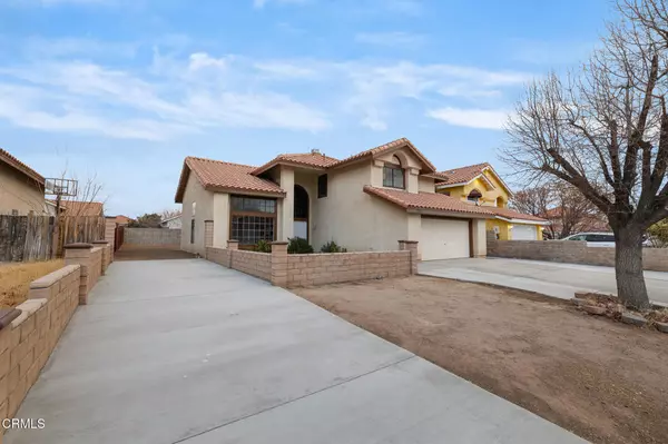 3147 Caminito LN, Palmdale, CA 93550