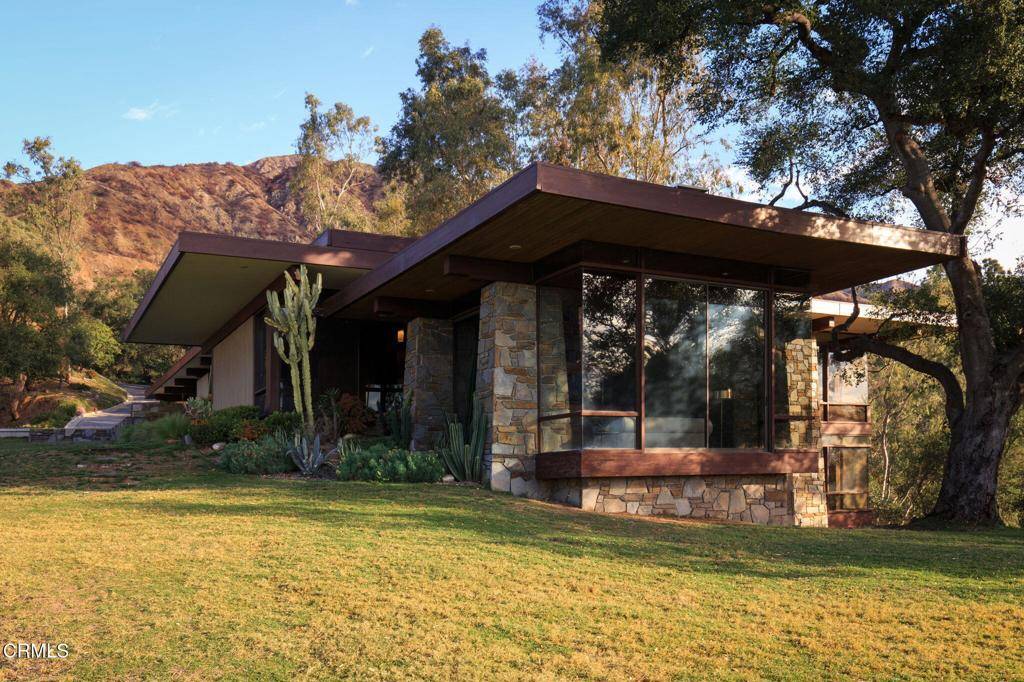 1935 Stonehouse RD, Sierra Madre, CA 91024