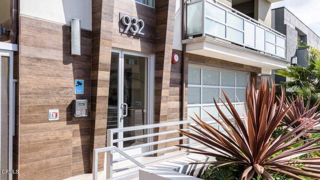 Los Angeles, CA 90069,932 N Alfred ST #201