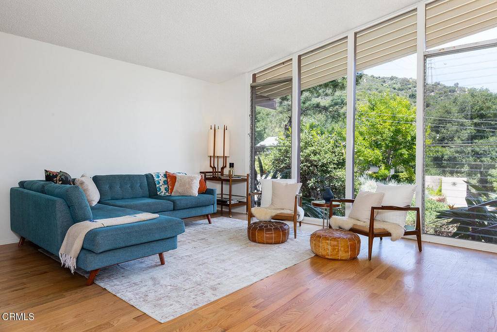 Glendale, CA 91208,304 Mesa Lila Road