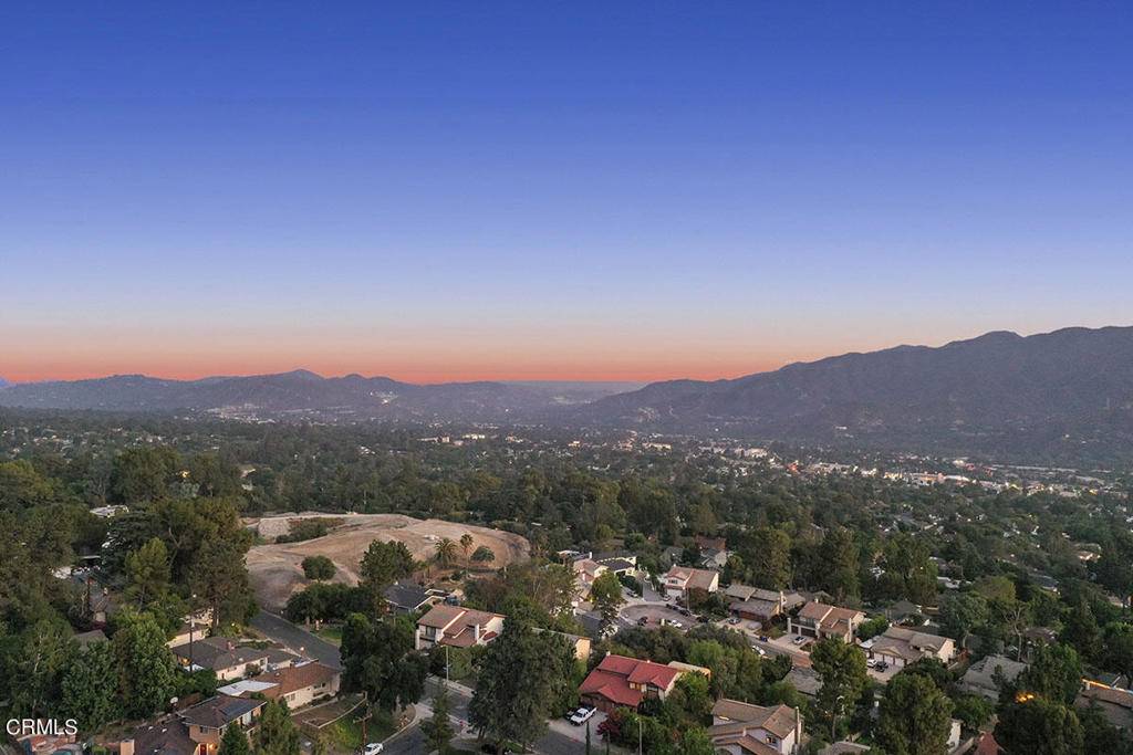 La Crescenta, CA 91214,5457 Pine Cone RD