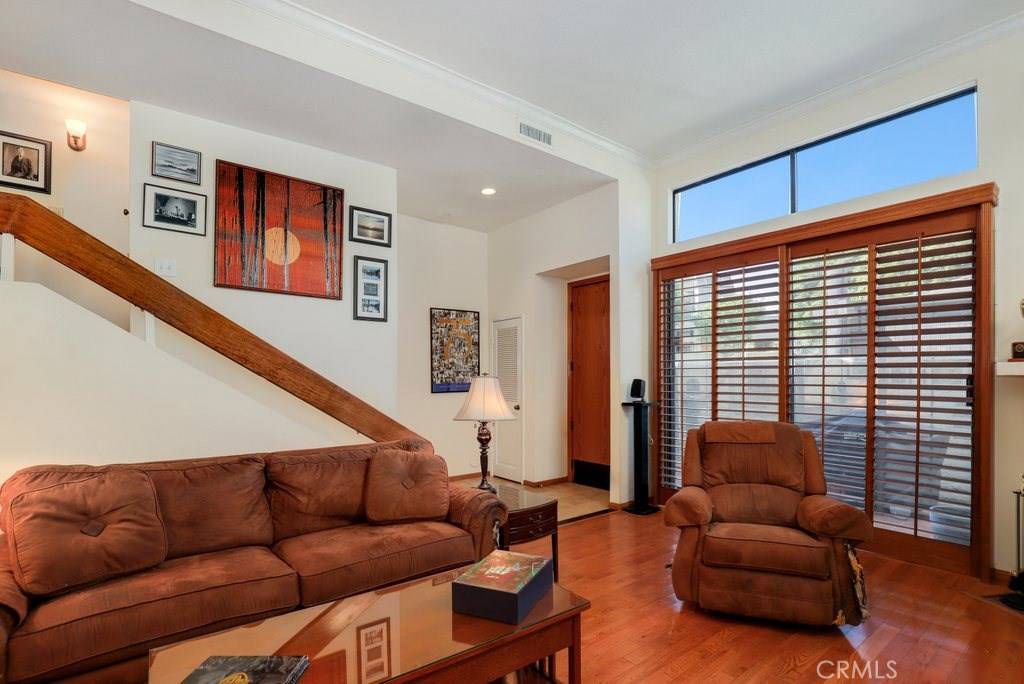 Burbank, CA 91506,1002 W Riverside DR #27