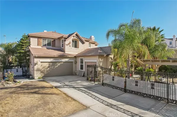 12 Via Palmieki CT, Lake Elsinore, CA 92532