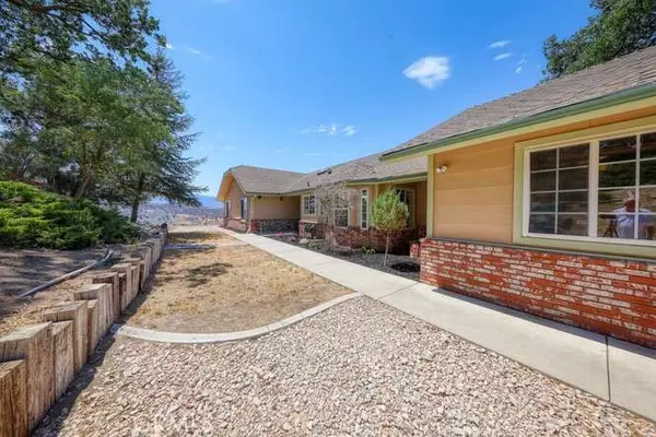 Tehachapi, CA 93561,27100 Barkes WAY