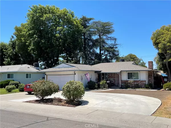 2527 S Locust ST, Visalia, CA 93277