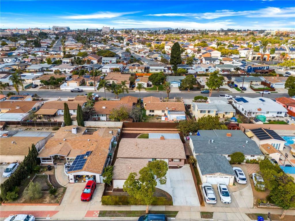 San Diego, CA 92123,3052 Chauncey DR