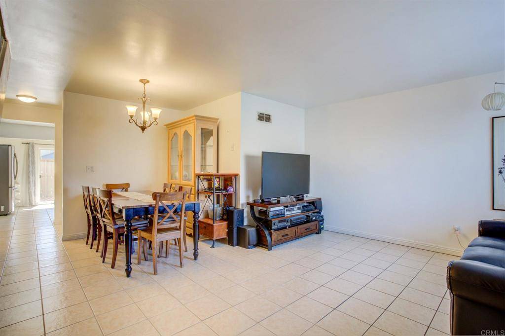 1536 Hilltop DR #3, Chula Vista, CA 91911