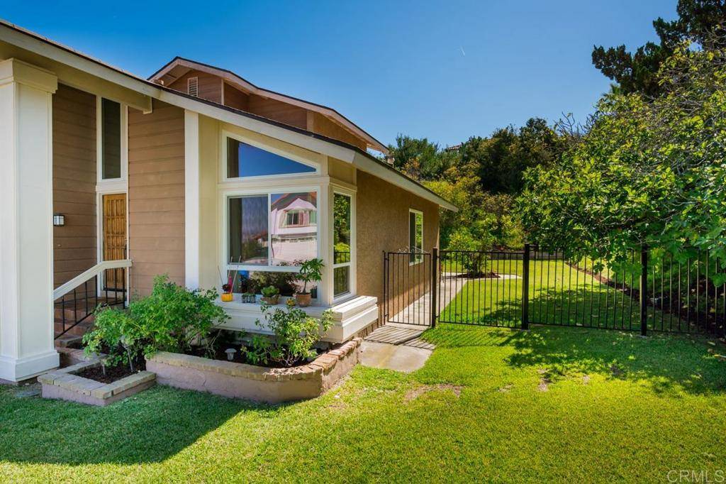 Bonita, CA 91902,384 SURREY DR