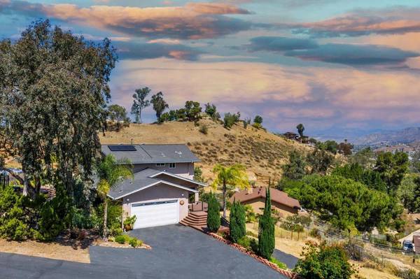 Lakeside, CA 92040,9506 Petite LN