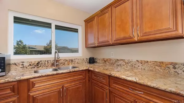 East San Diego, CA 92102,4964 Lace PL