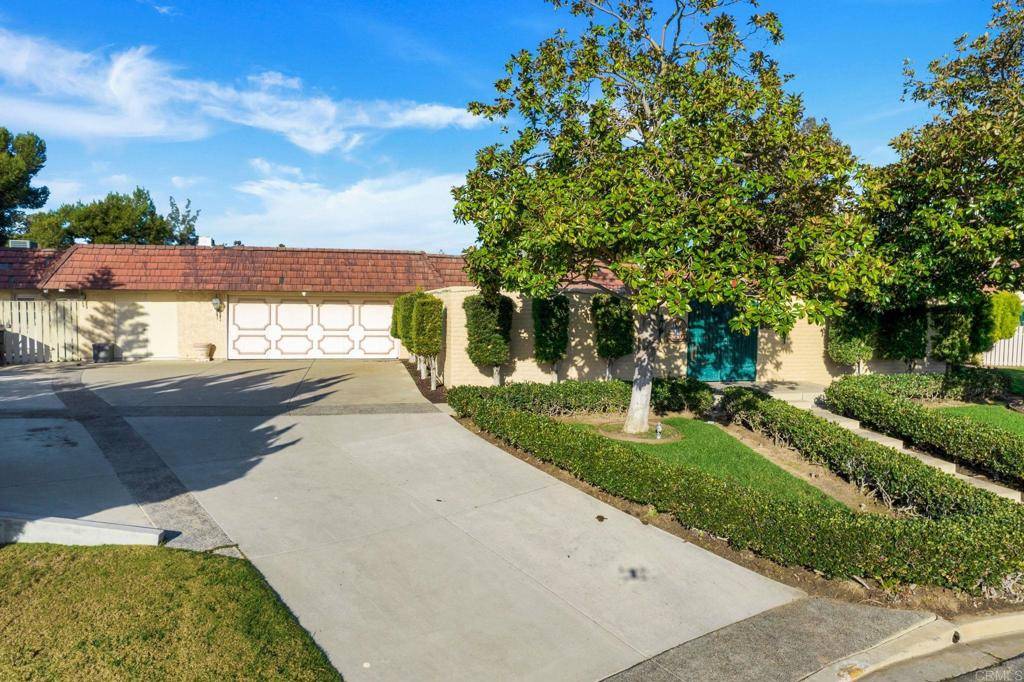 Bonita, CA 91902,4055 Bermuda Dunes PL