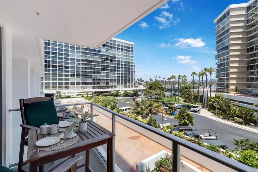 1760 Avenida del Mundo #202, Coronado, CA 92118