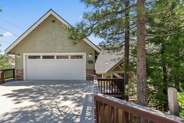 Lake Arrowhead, CA 92352,811 Crown DR