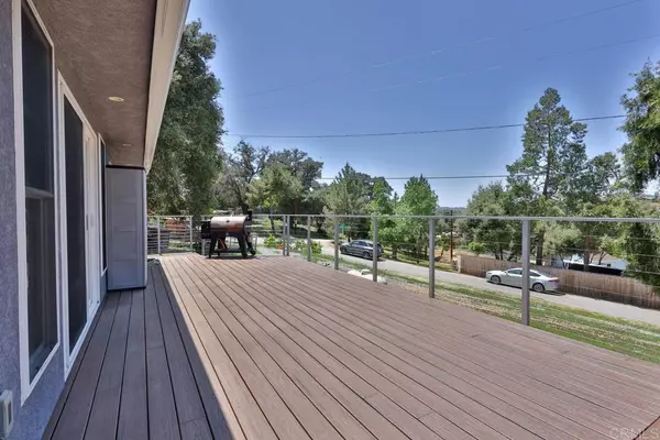 25240 Manzanita Ln, Descanso, CA 91916