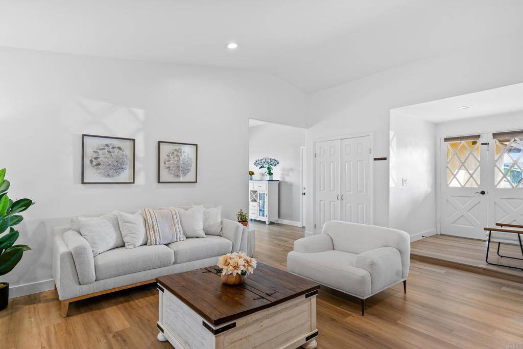 Escondido, CA 92027,1142 Gale ST