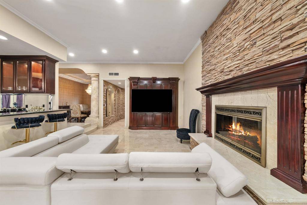Bonita, CA 91902,4389 Colling RD E