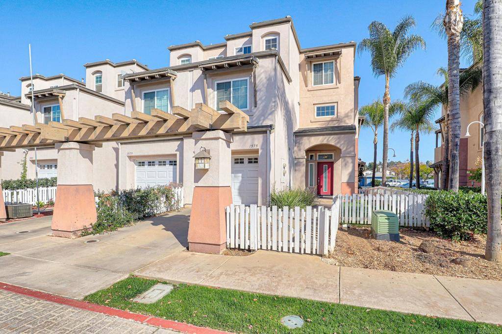 Escondido, CA 92025,1575 S Escondido Blvd