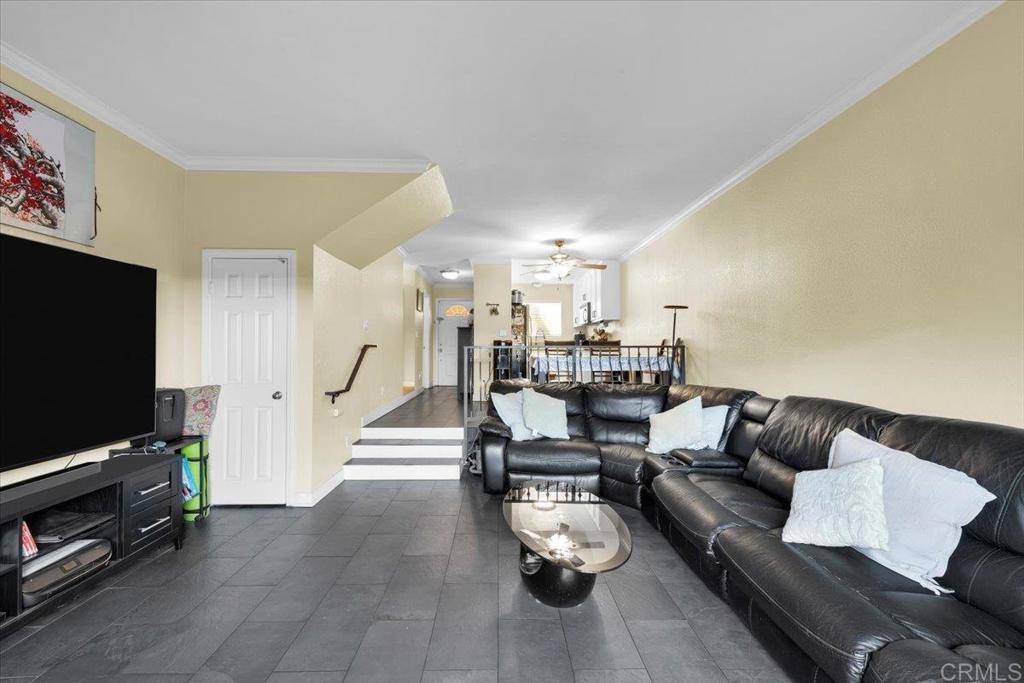 El Cajon, CA 92021,792 N Mollison AVE #22