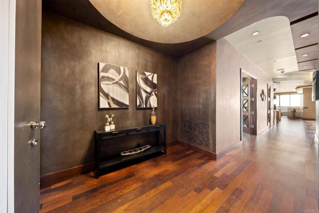 San Diego, CA 92101,700 Front ST #2501