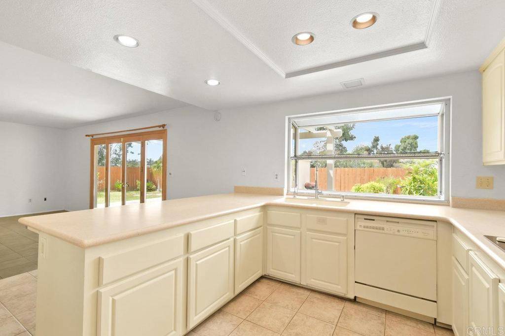 Bonita, CA 91902,5441 Annie Laurie LN