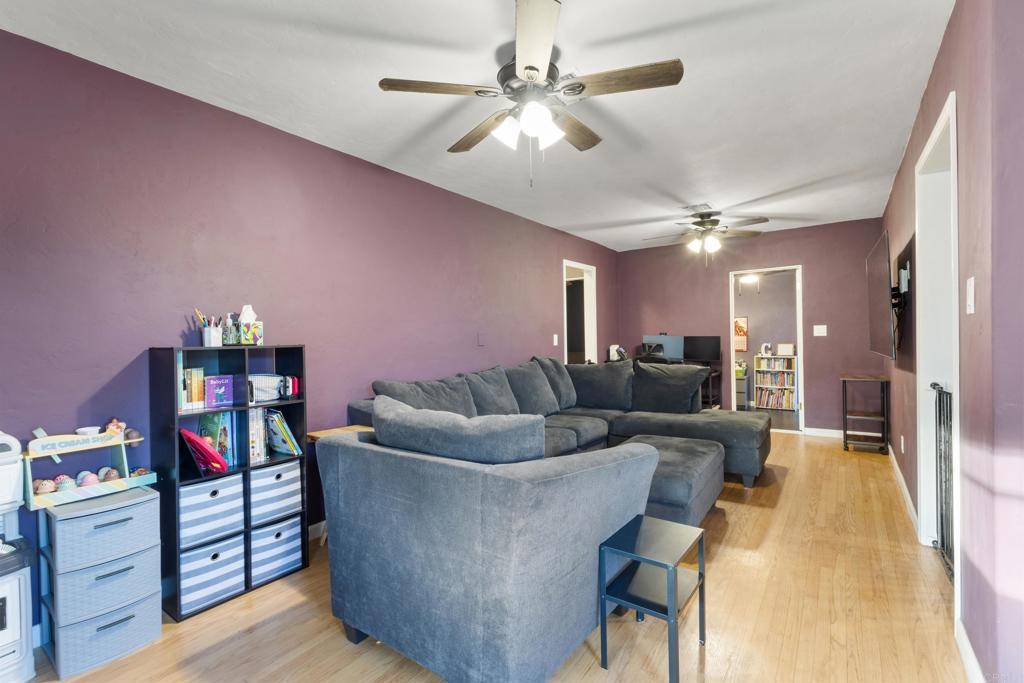 La Mesa, CA 91942,4561 Parks AVE