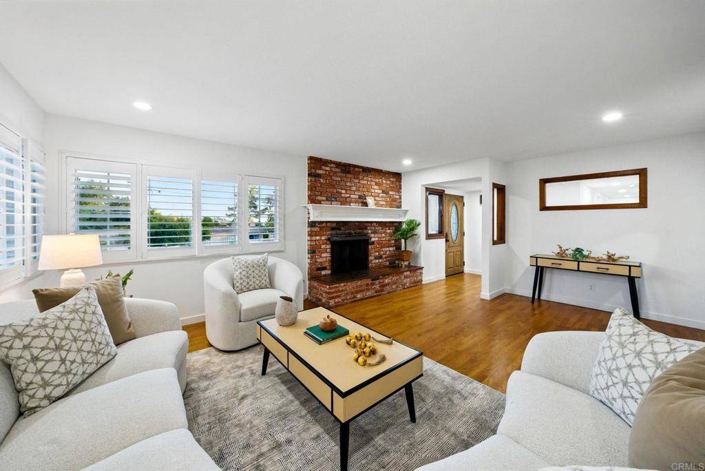 La Mesa, CA 91941,8850 Fabienne way