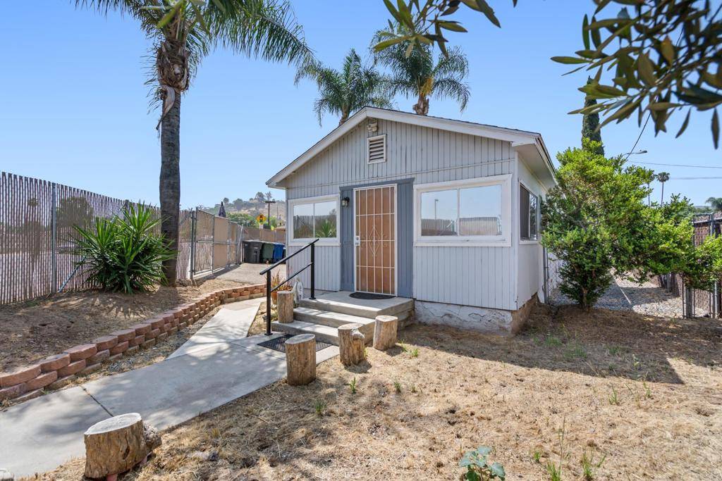 Lakeside, CA 92040,9742 Los Coches RD