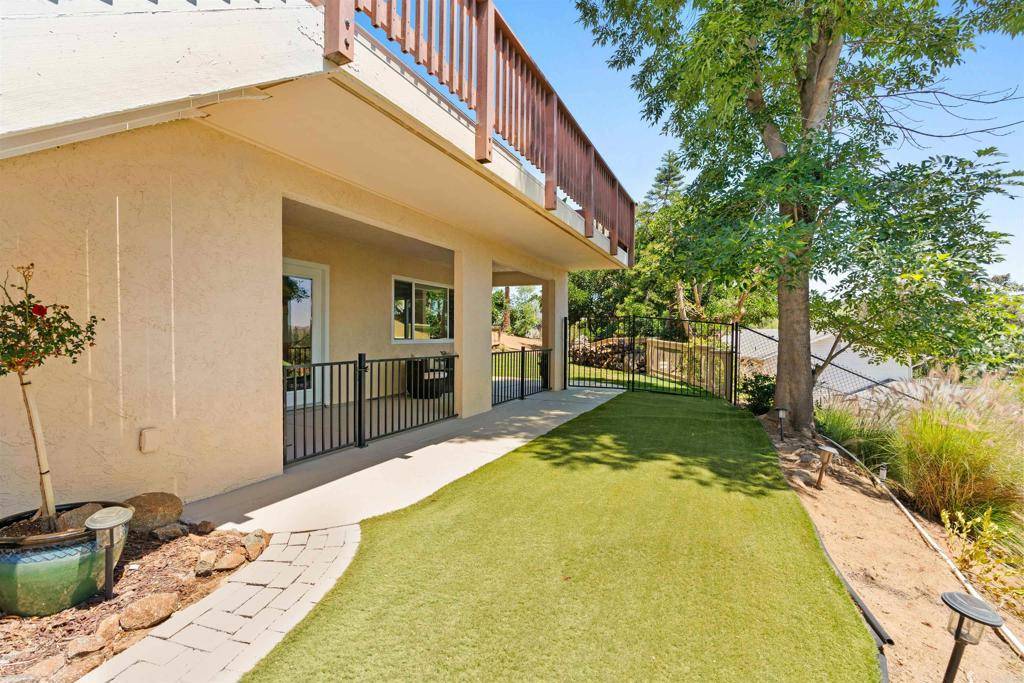 3610 Mary LN, Escondido, CA 92025