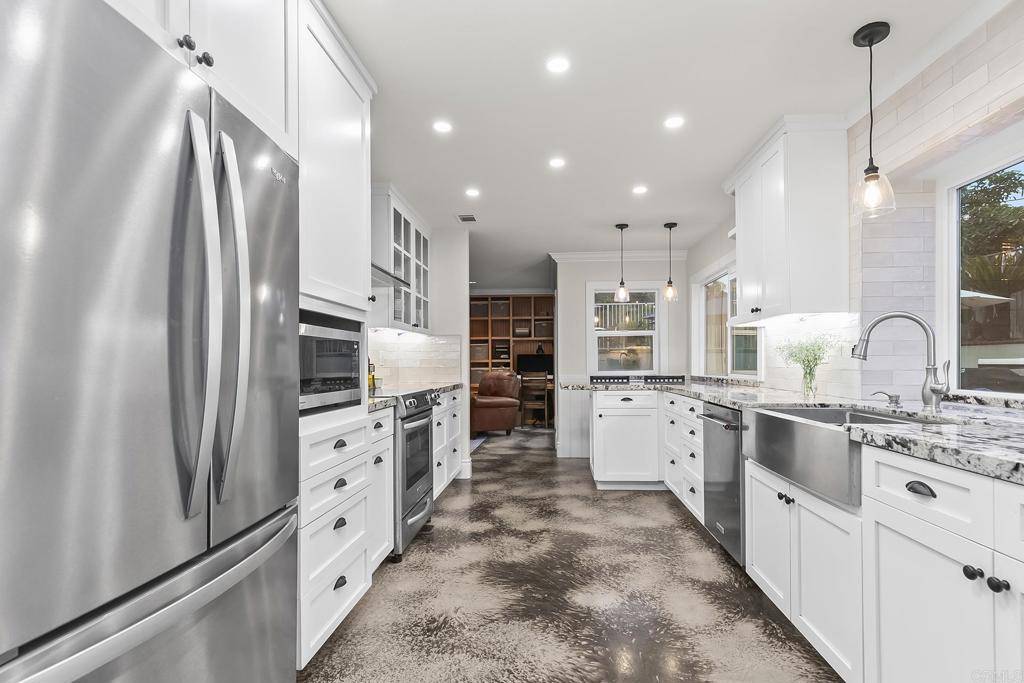 El Cajon, CA 92019,11734 VIA SEFTON