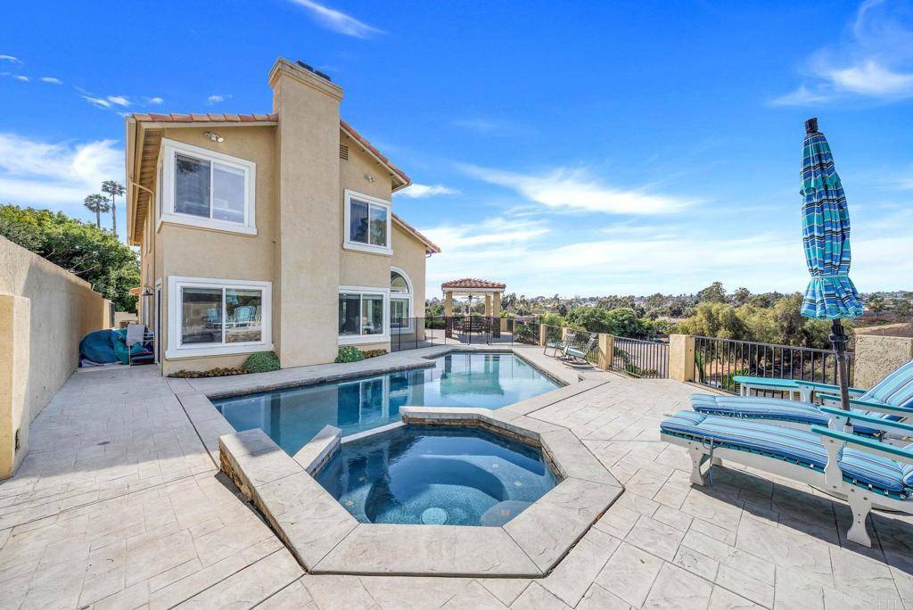 Bonita, CA 91902,3676 Valley RD