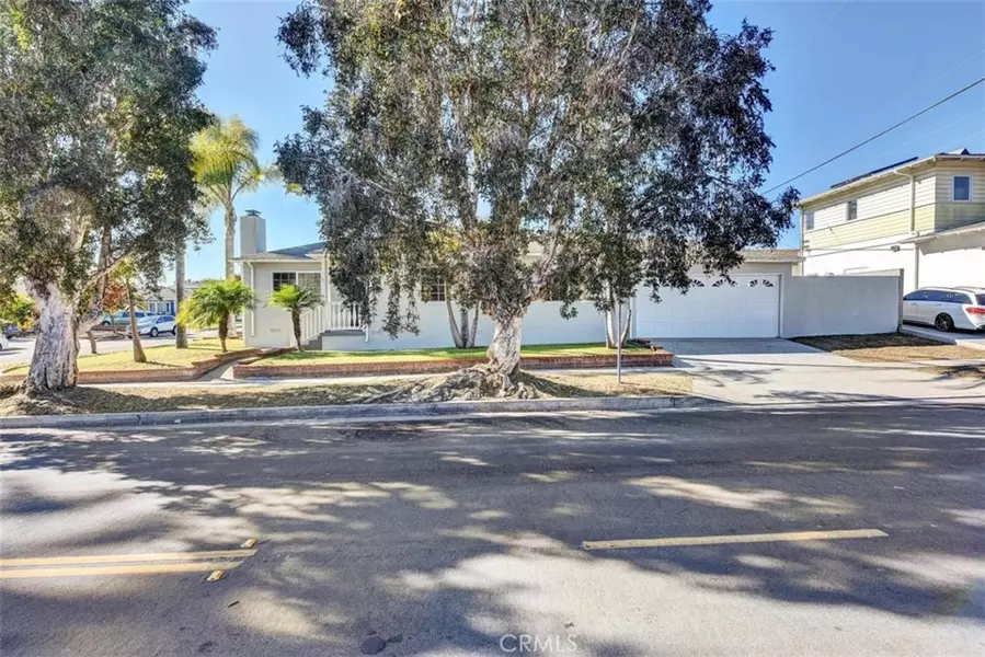 1651 23rd ST, Manhattan Beach, CA 90266