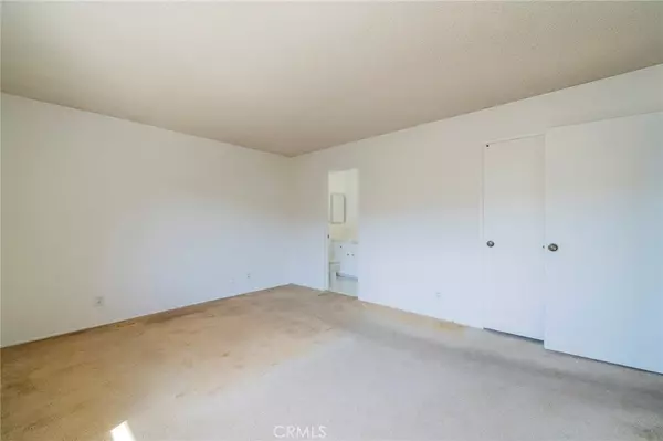 Costa Mesa, CA 92627,1741 Tustin Avenue #14D