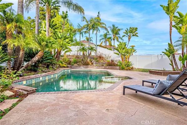 Laguna Beach, CA 92651,25 La Costa CT